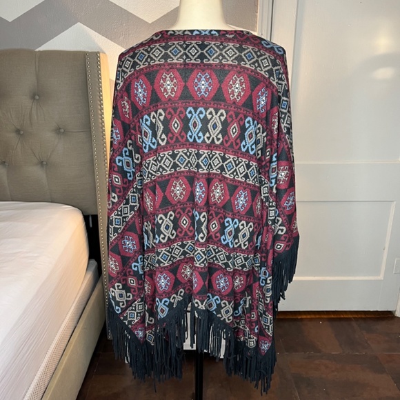 Double D Ranch Aztec Fringe Western Poncho, Burgundy, Black - Picture 2 of 3